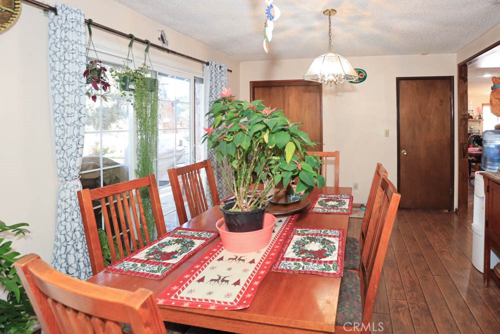 1018 Feather Mountain Drive Property Photo 7