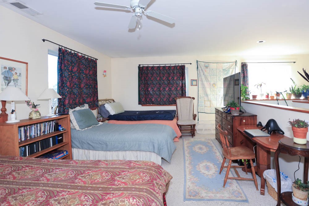 1018 Feather Mountain Drive Property Photo 17