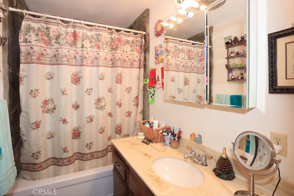 1018 Feather Mountain Drive Property Photo 22