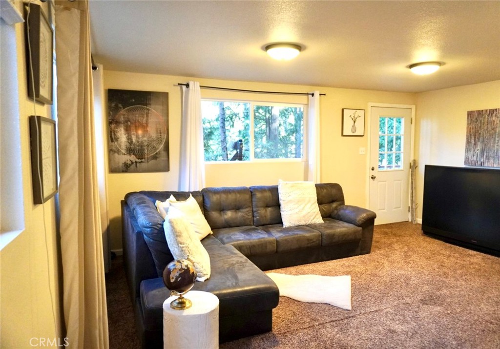 645 Wellsley Drive Property Photo 2