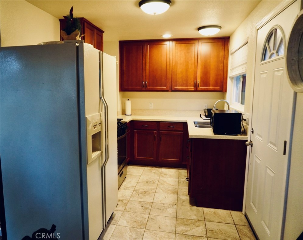 645 Wellsley Drive Property Photo 4