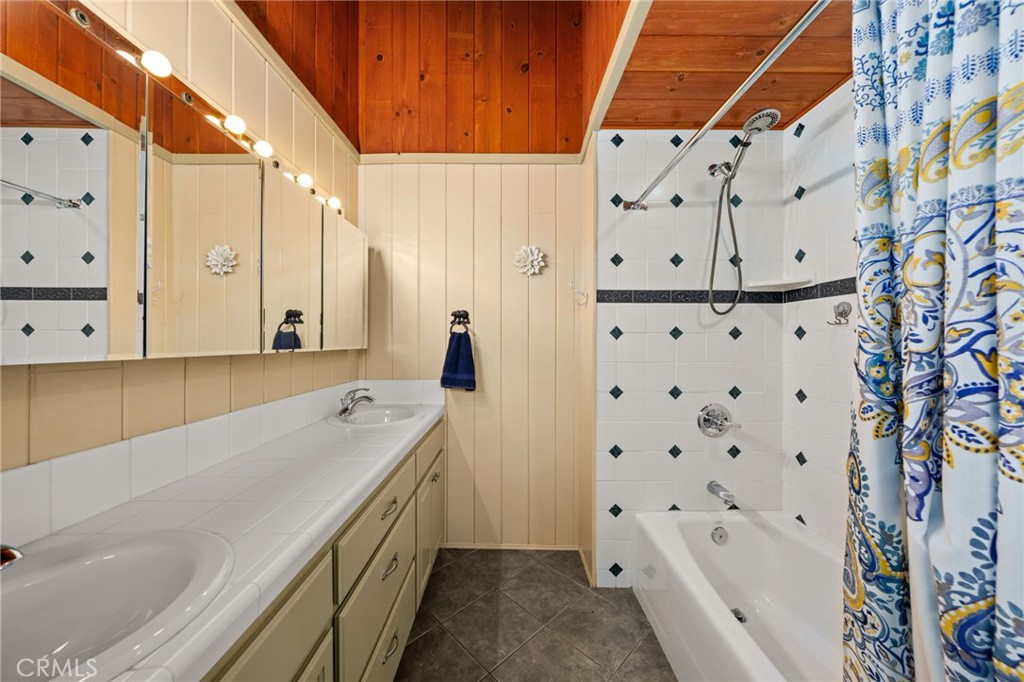 26834 Huron Rd Property Photo 15