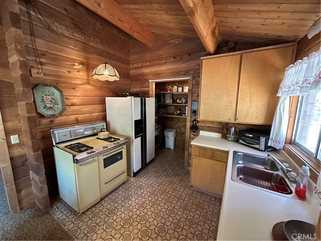 41267 Valley Of The Falls Drive Property Photo 9