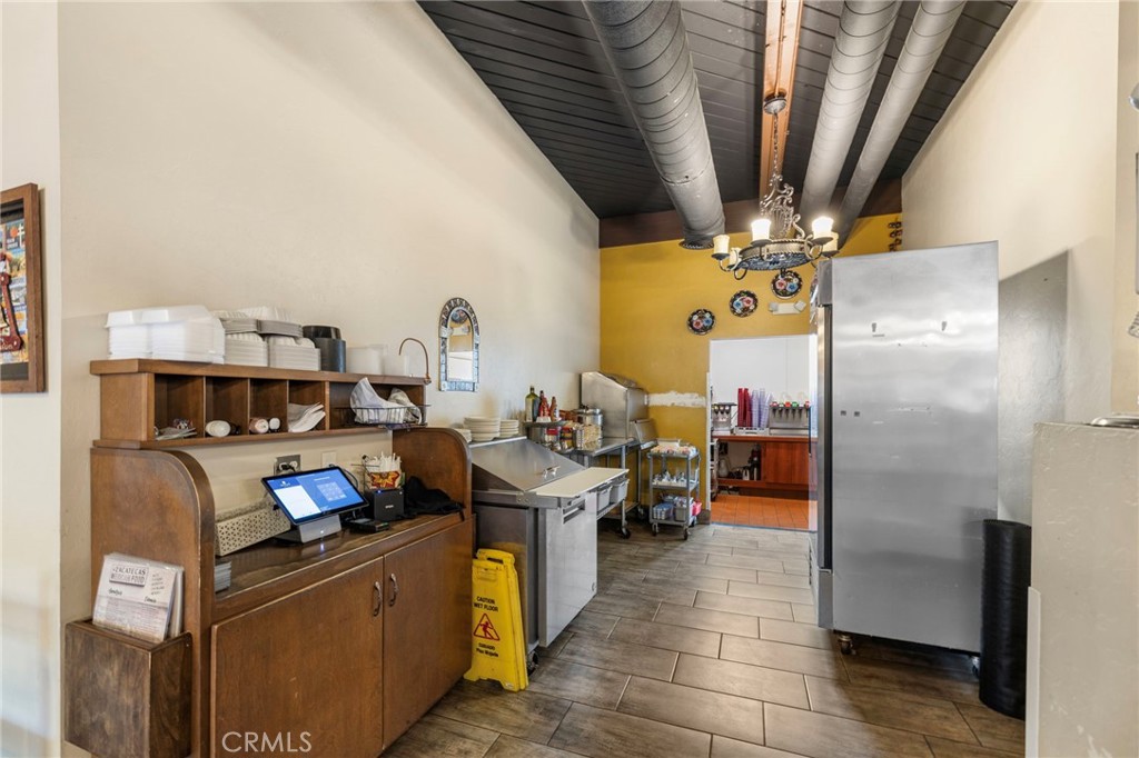 3767 Iowa Avenue Property Photo 11