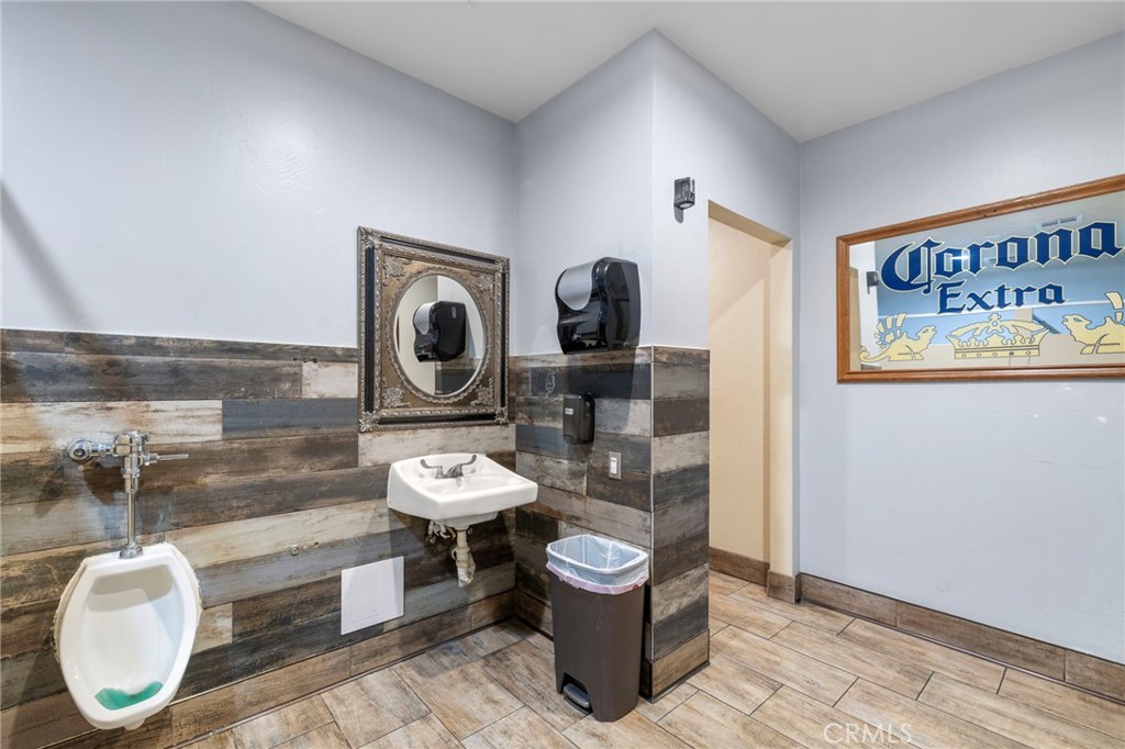 3767 Iowa Avenue Property Photo 19