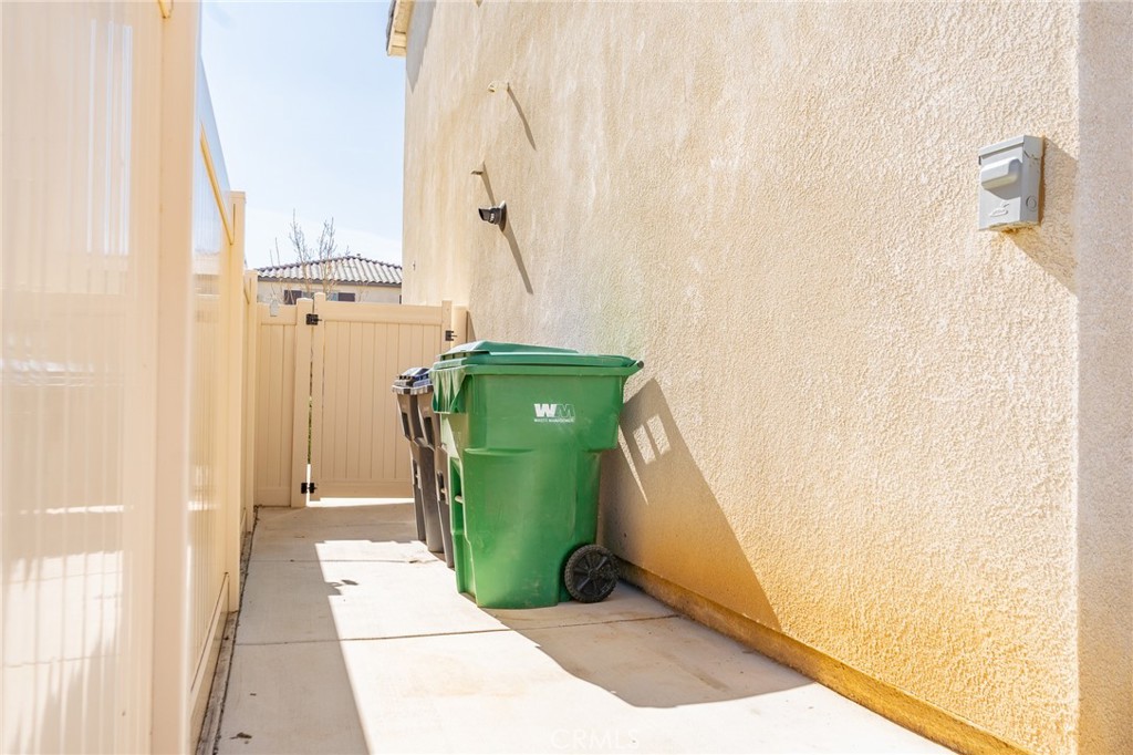 5817 Julian Way Property Photo 21
