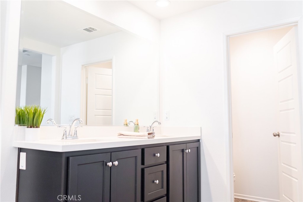 5817 Julian Way Property Photo 32