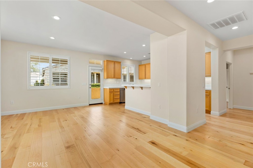 1642 Beaver B Property Photo 6