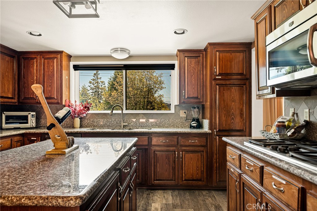 514 Grizzly Road Property Photo 9