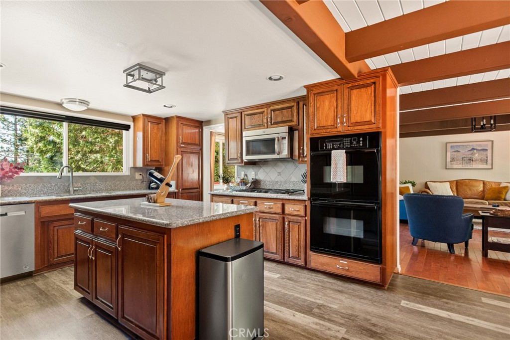 514 Grizzly Road Property Photo 11