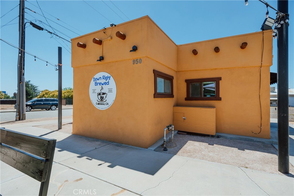 950 Calimesa Boulevard Property Photo 6