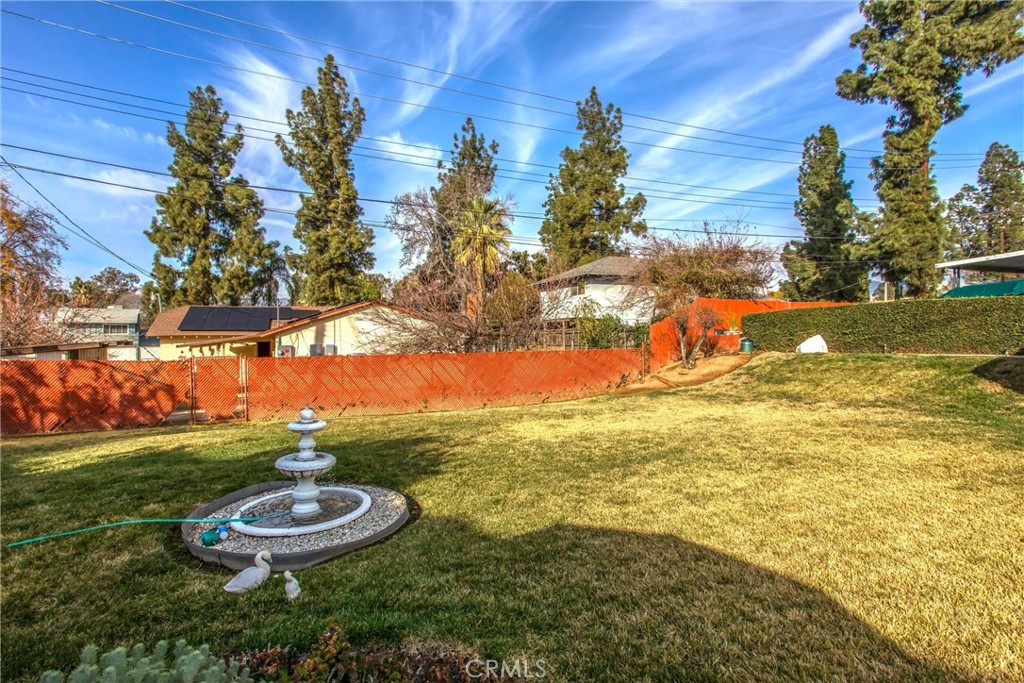 704 S Grove Street Property Photo 35
