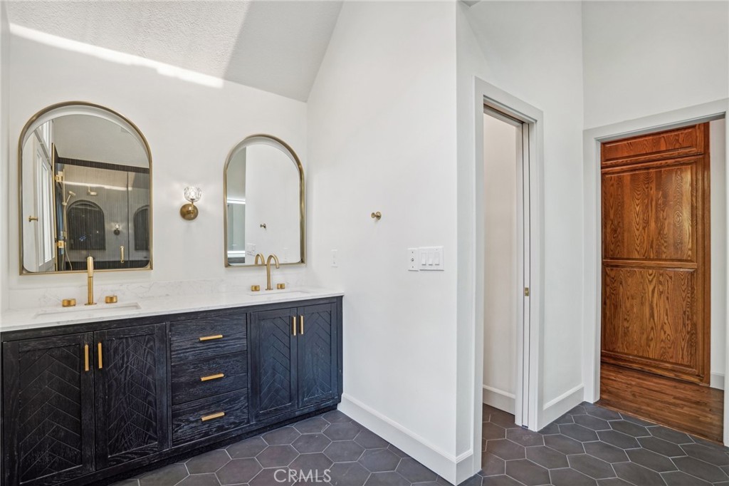 995 Tirol Lane Property Photo 37