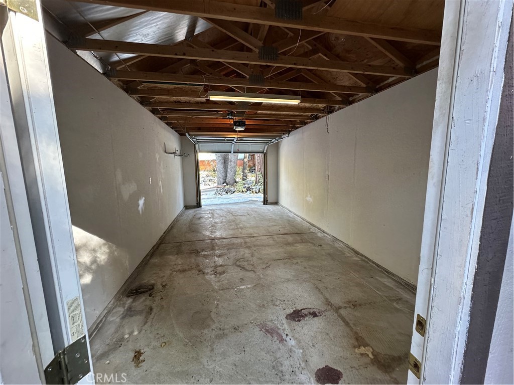 9412 Spring Drive Property Photo 4