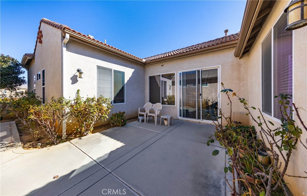 1567 Quiet Property Photo 2