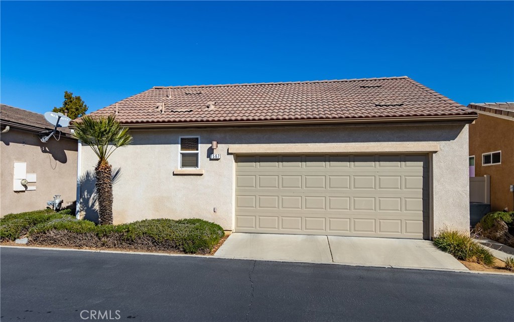 1567 Quiet Property Photo 3