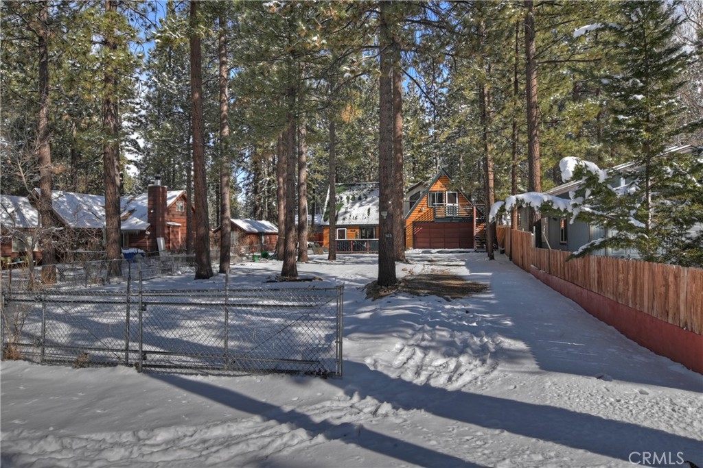 423 Mountainaire Lane Property Photo 3