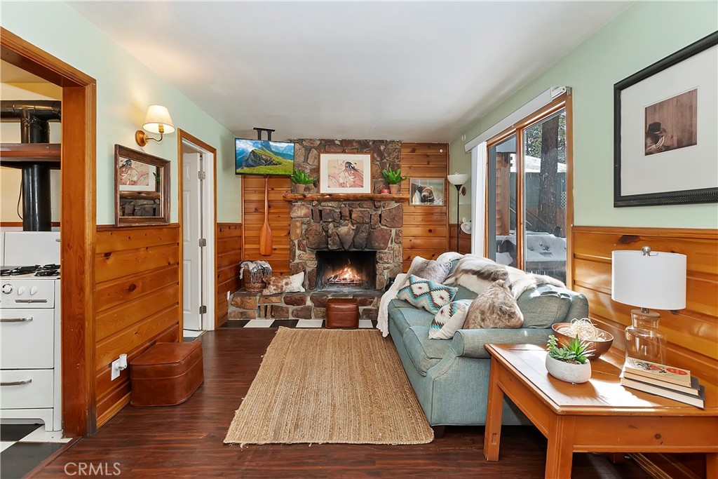 423 Mountainaire Lane Property Photo 8