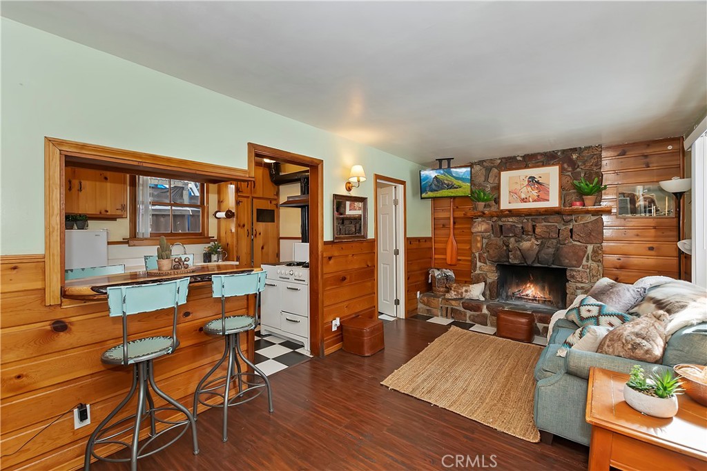 423 Mountainaire Lane Property Photo 9