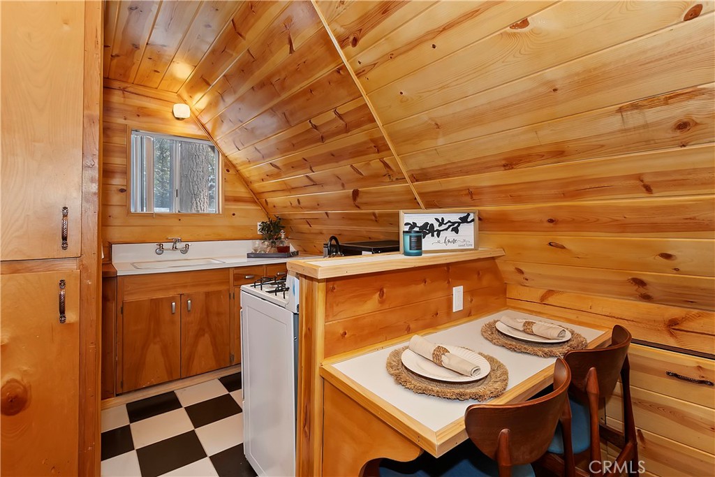 423 Mountainaire Lane Property Photo 27
