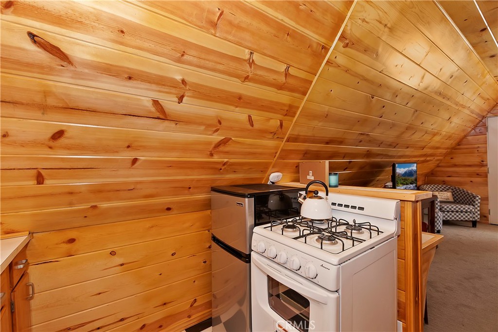 423 Mountainaire Lane Property Photo 28