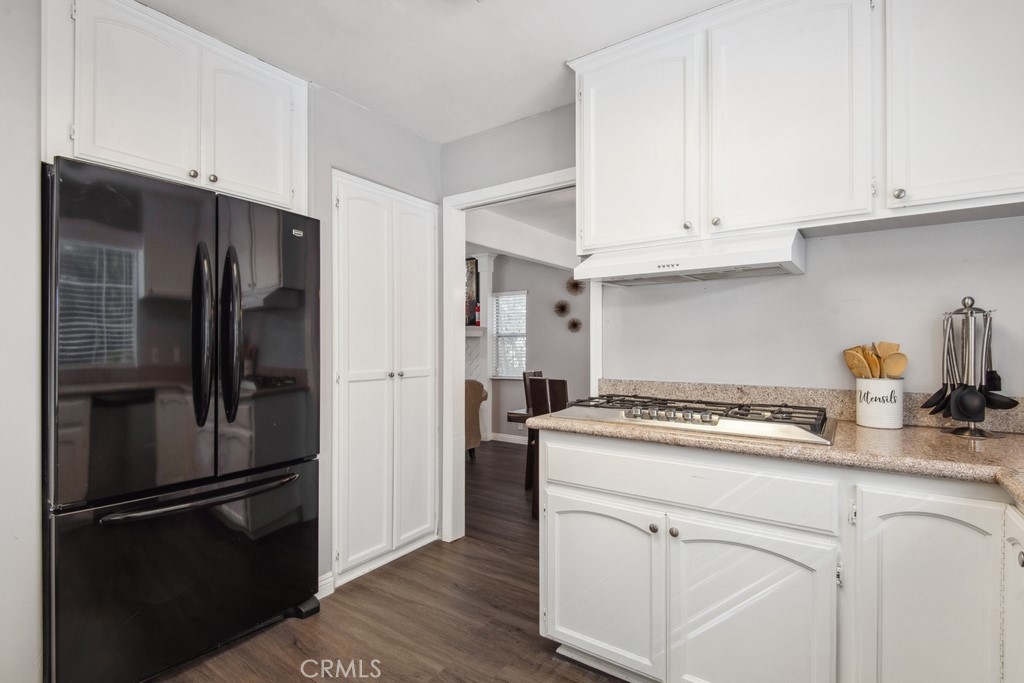 955 Teakwood Drive Property Photo 12