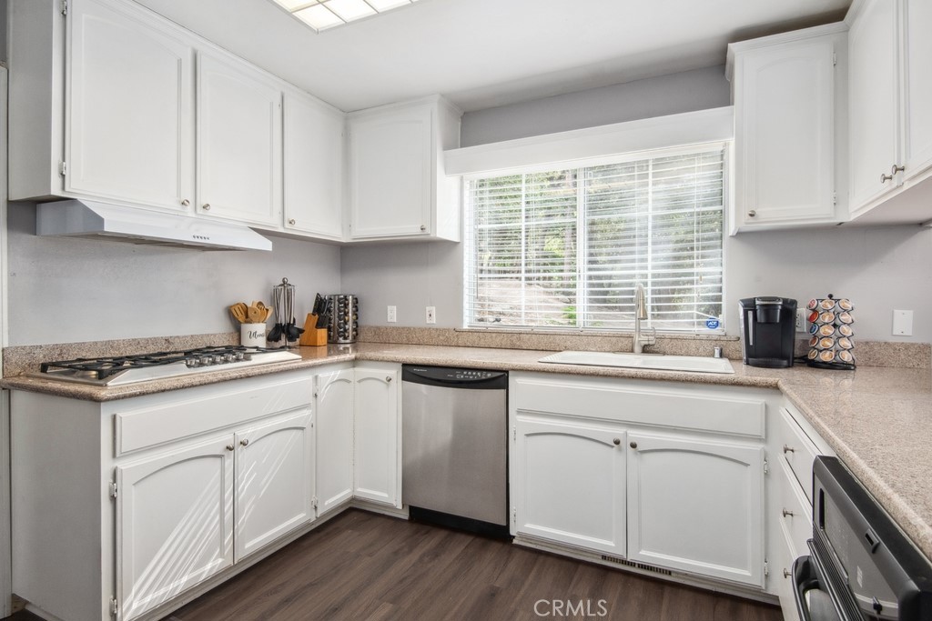955 Teakwood Drive Property Photo 15