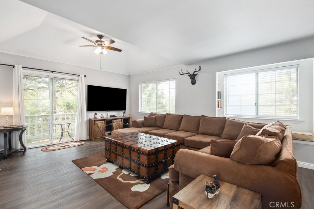 955 Teakwood Drive Property Photo 17