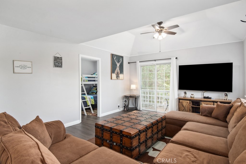 955 Teakwood Drive Property Photo 18