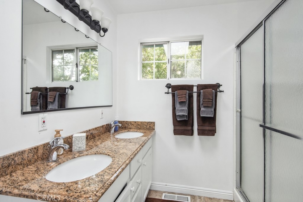 955 Teakwood Drive Property Photo 25