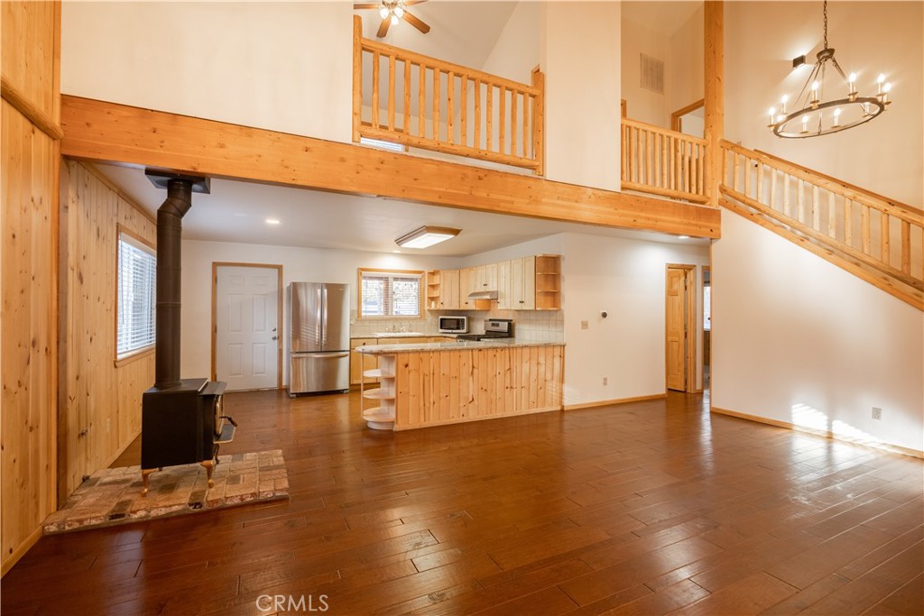 427 Ashwood Drive Property Photo 4