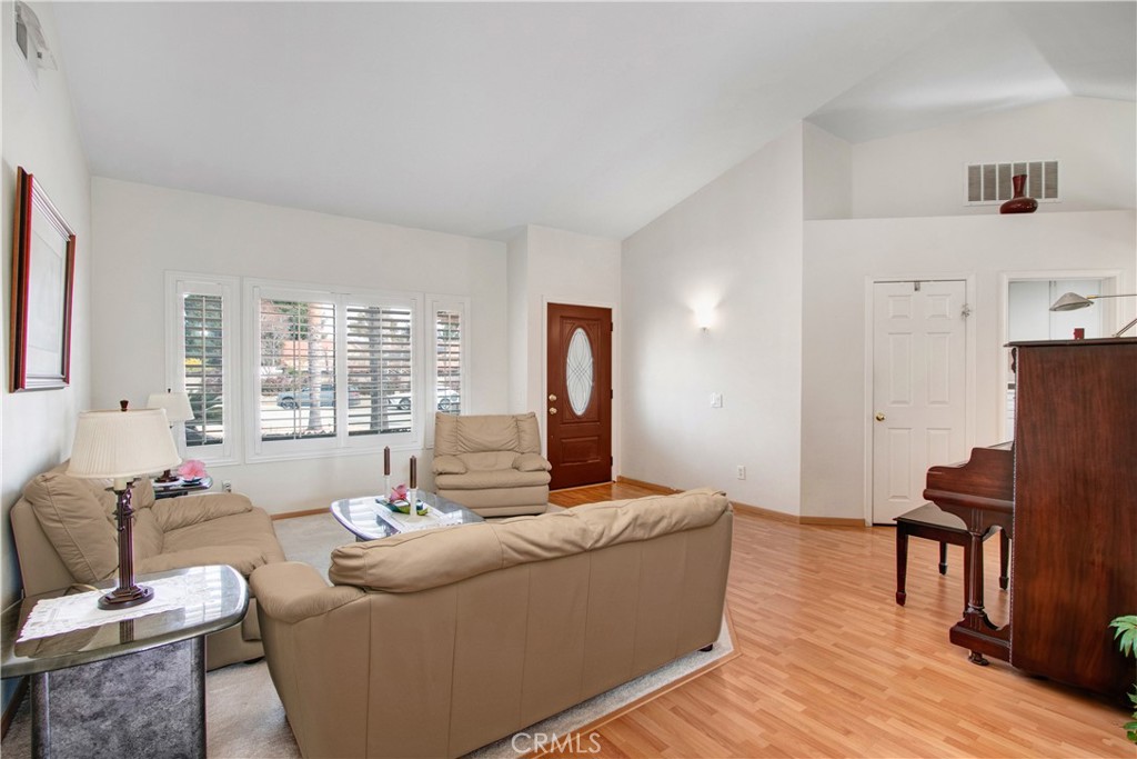 5238 Spring View Property Photo 11