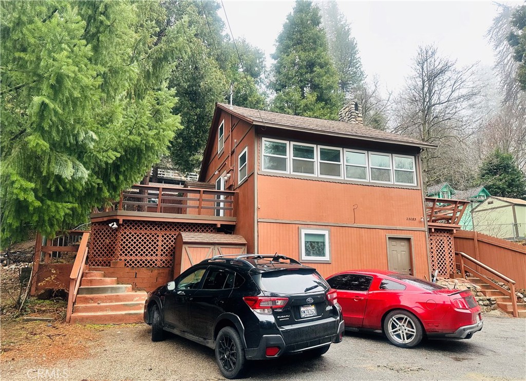 23083 Hemlock Lane B Property Photo 3