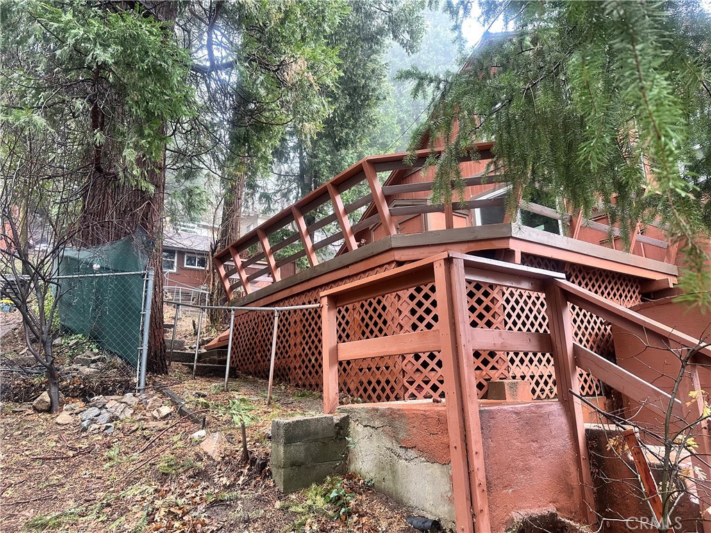 23083 Hemlock Lane B Property Photo 5