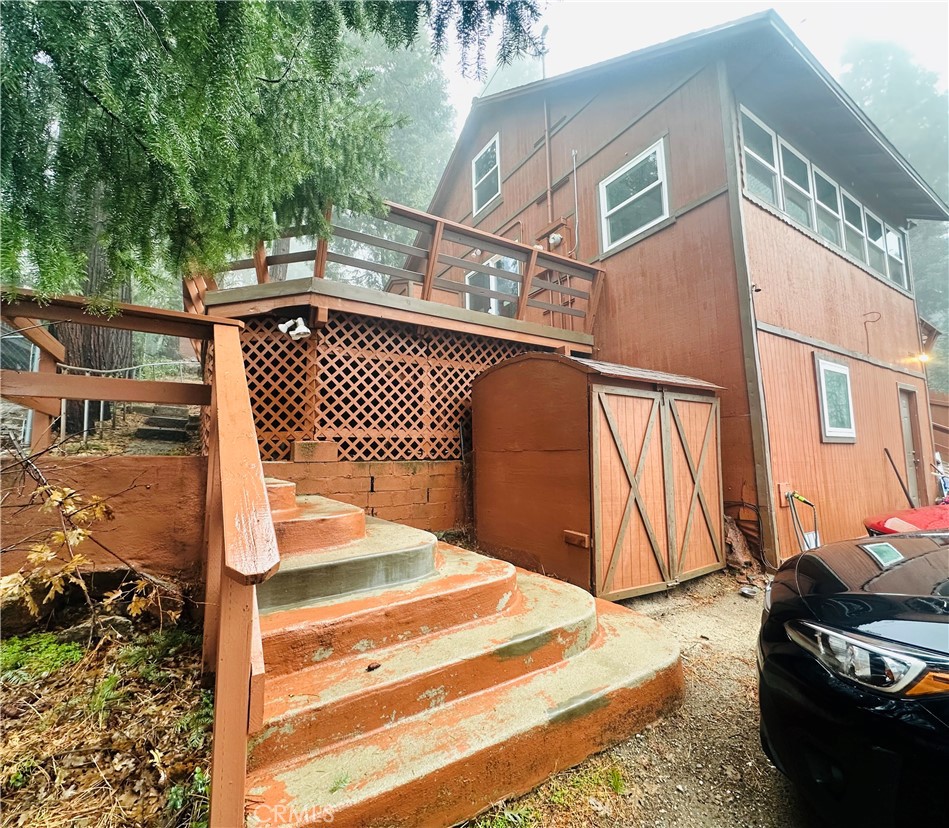23083 Hemlock Lane B Property Photo 6