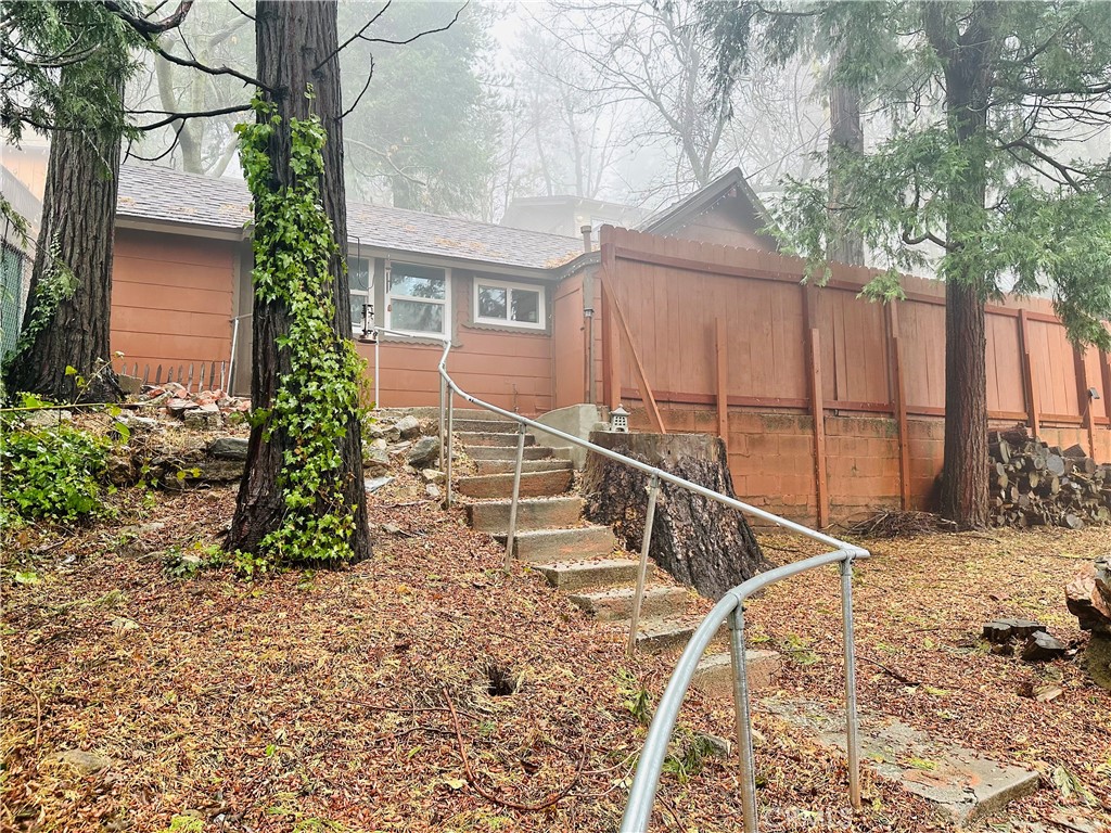 23083 Hemlock Lane B Property Photo 13