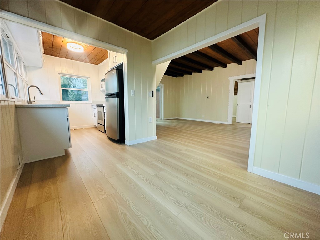 23083 Hemlock Lane B Property Photo 16