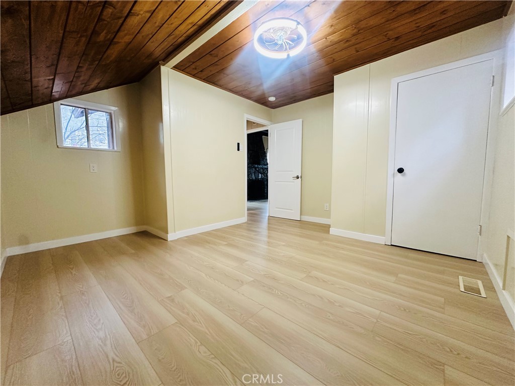 23083 Hemlock Lane B Property Photo 25