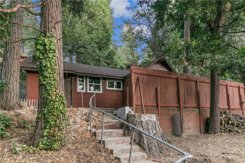 23083 Hemlock Lane B Property Photo 32