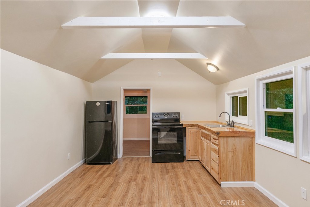 23083 Hemlock Lane B Property Photo 35