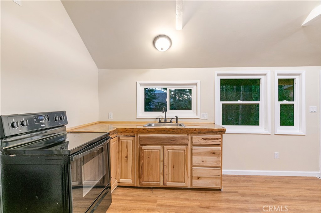 23083 Hemlock Lane B Property Photo 37