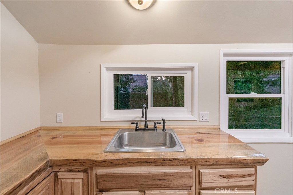 23083 Hemlock Lane B Property Photo 38