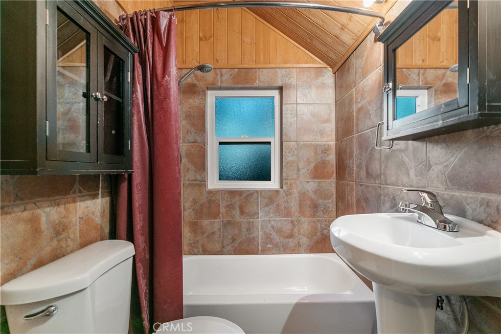 23083 Hemlock Lane B Property Photo 41