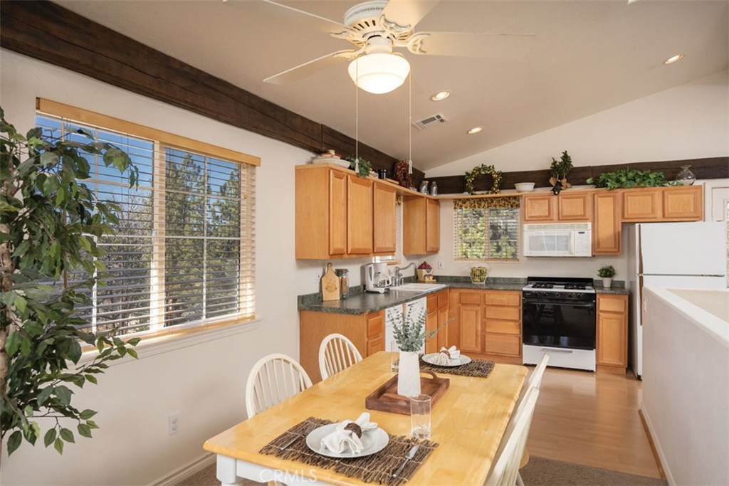 1047 Butte Avenue Property Photo 15