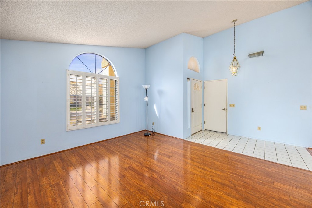 5071 Riviera Ave Property Photo 7