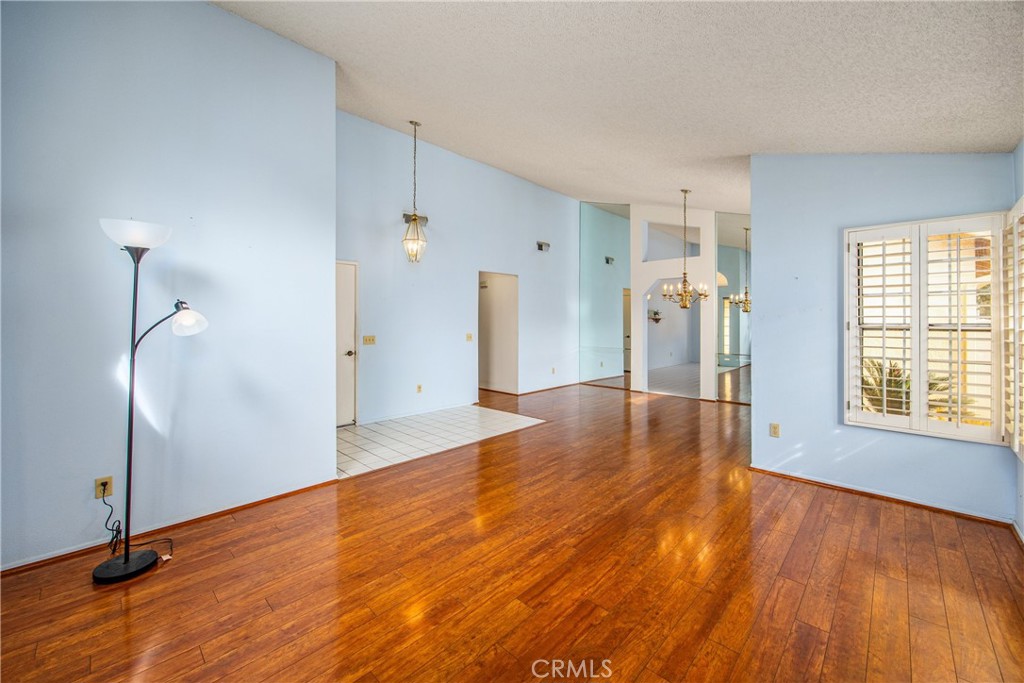 5071 Riviera Ave Property Photo 8