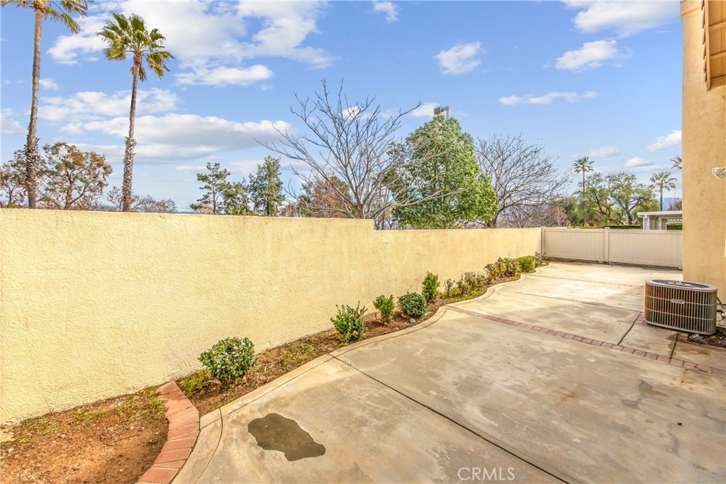 5071 Riviera Ave Property Photo 32