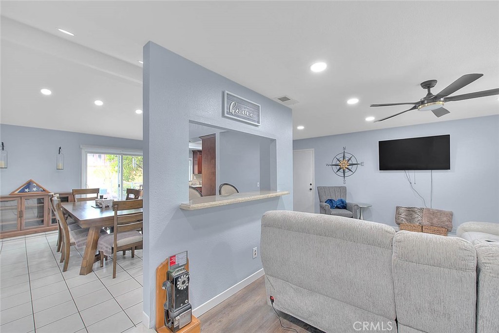 556 S Iris Avenue Property Photo 9