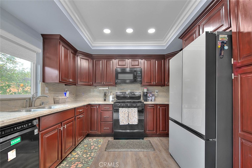 556 S Iris Avenue Property Photo 13