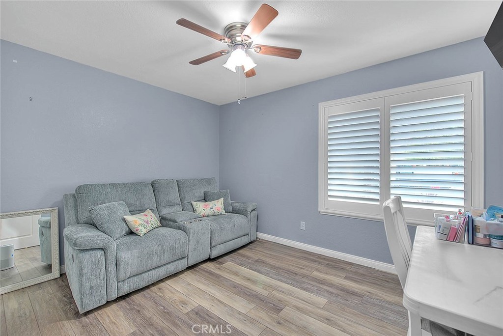 556 S Iris Avenue Property Photo 23